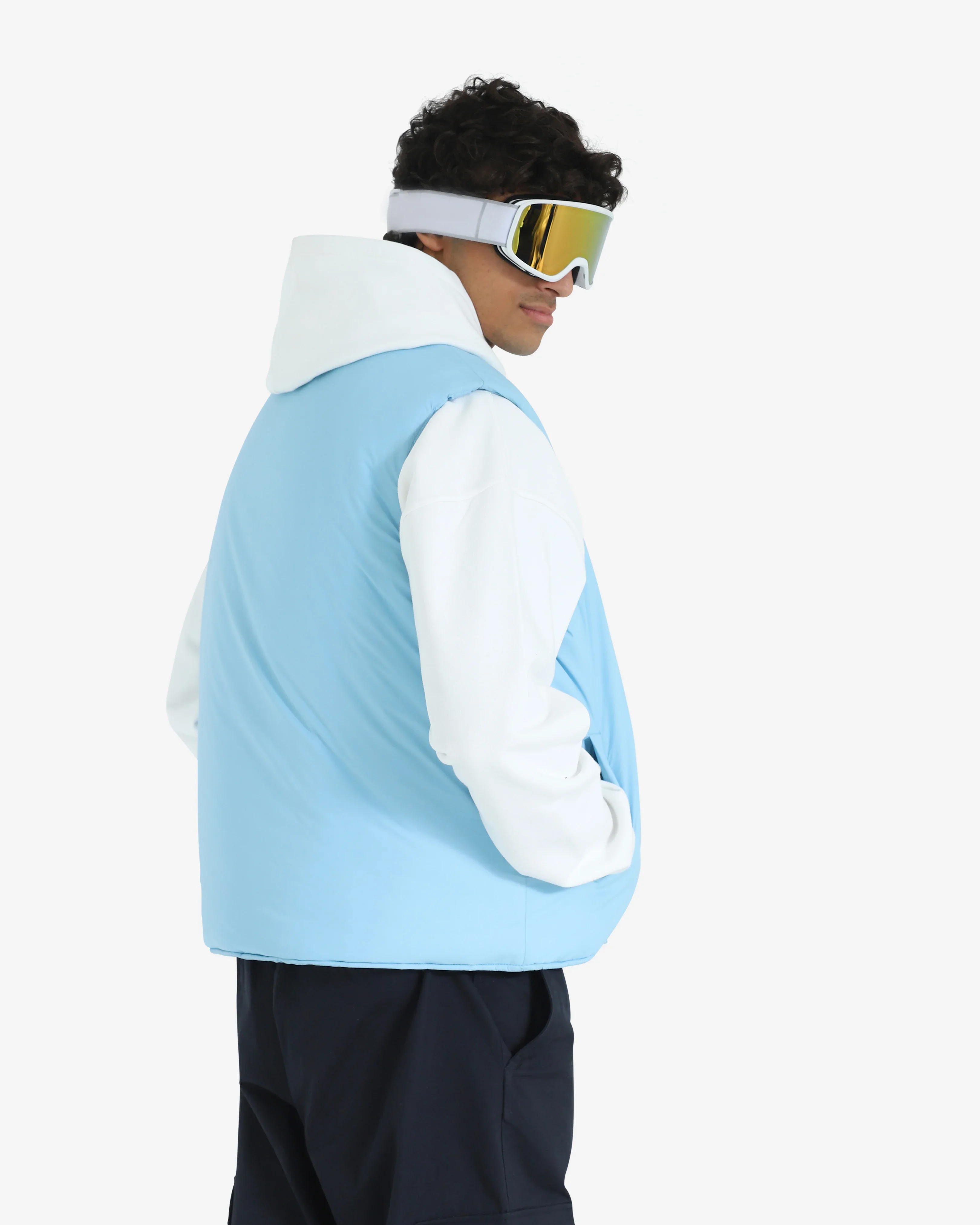 Après Ski Club Puffer Vest - Image 4